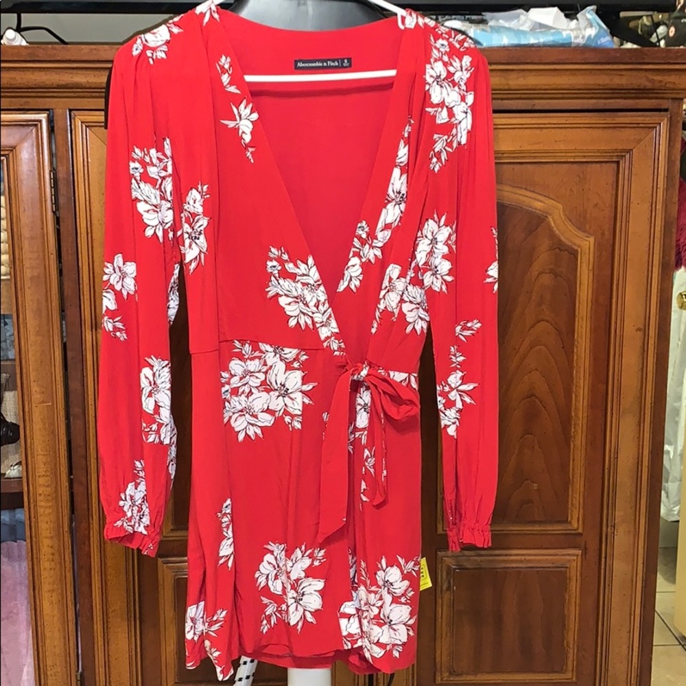 (S) Abercrombie & Fitch romper.